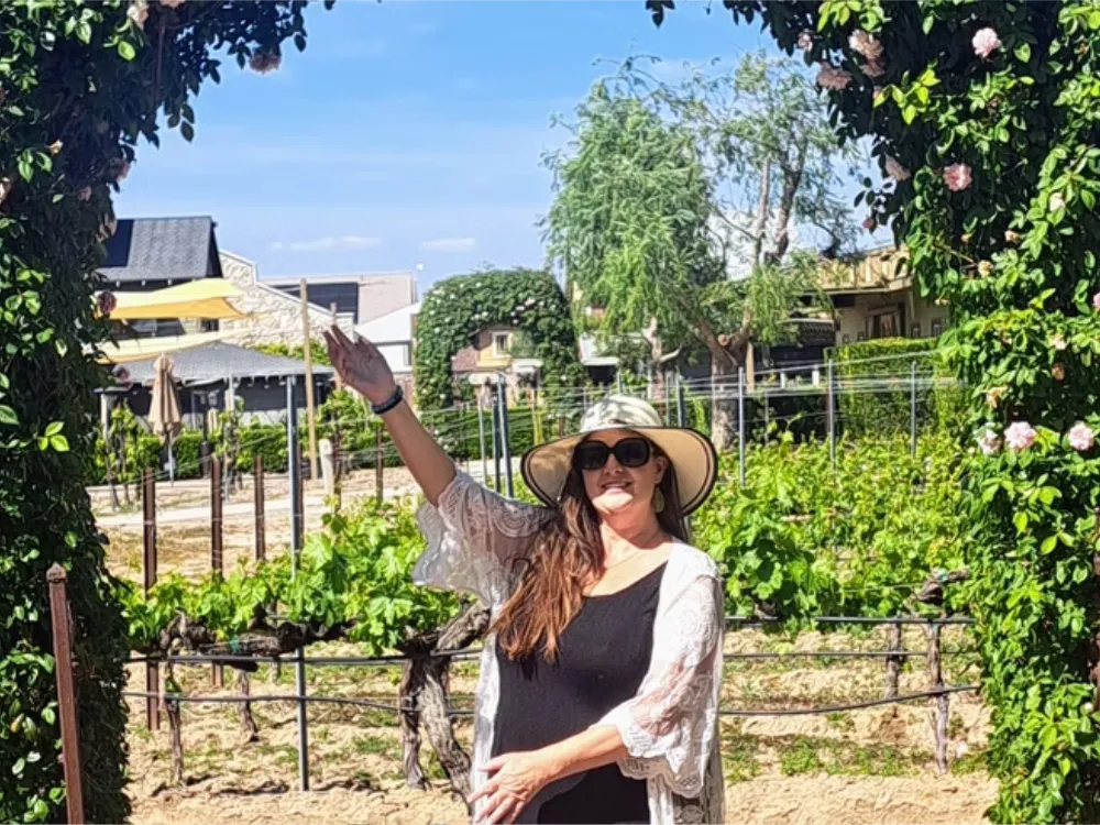 The best Vitamin C to Brighten your skin complexion best solutions : Introducing Leslie Morand's new Serum with Vitamin C, Ferulic Acid & Hyaluronic Acid!